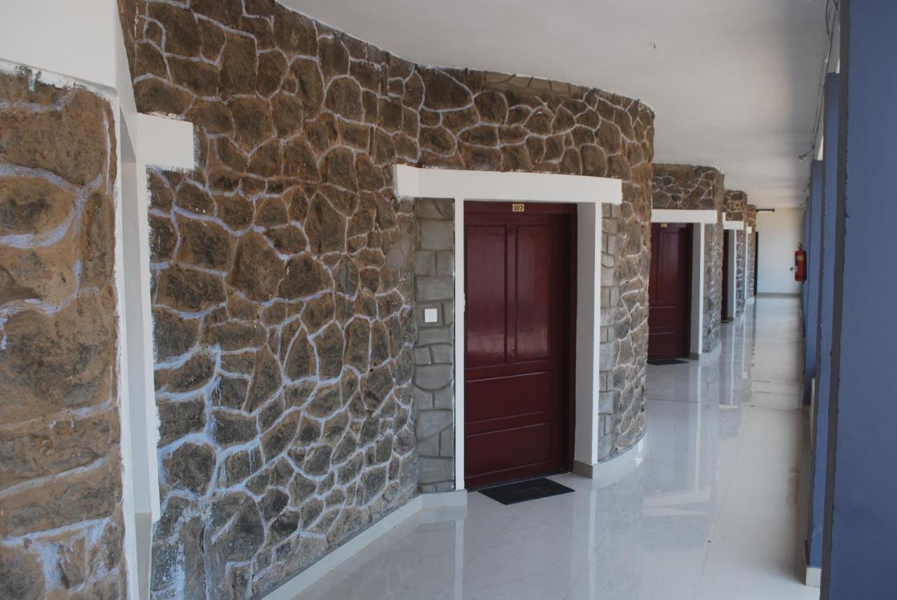 Hotel Jebasakthy Канниякумари Экстерьер фото