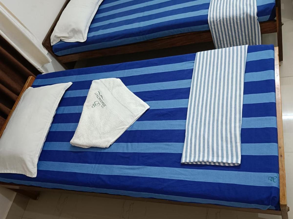 Hotel Jebasakthy Канниякумари Экстерьер фото
