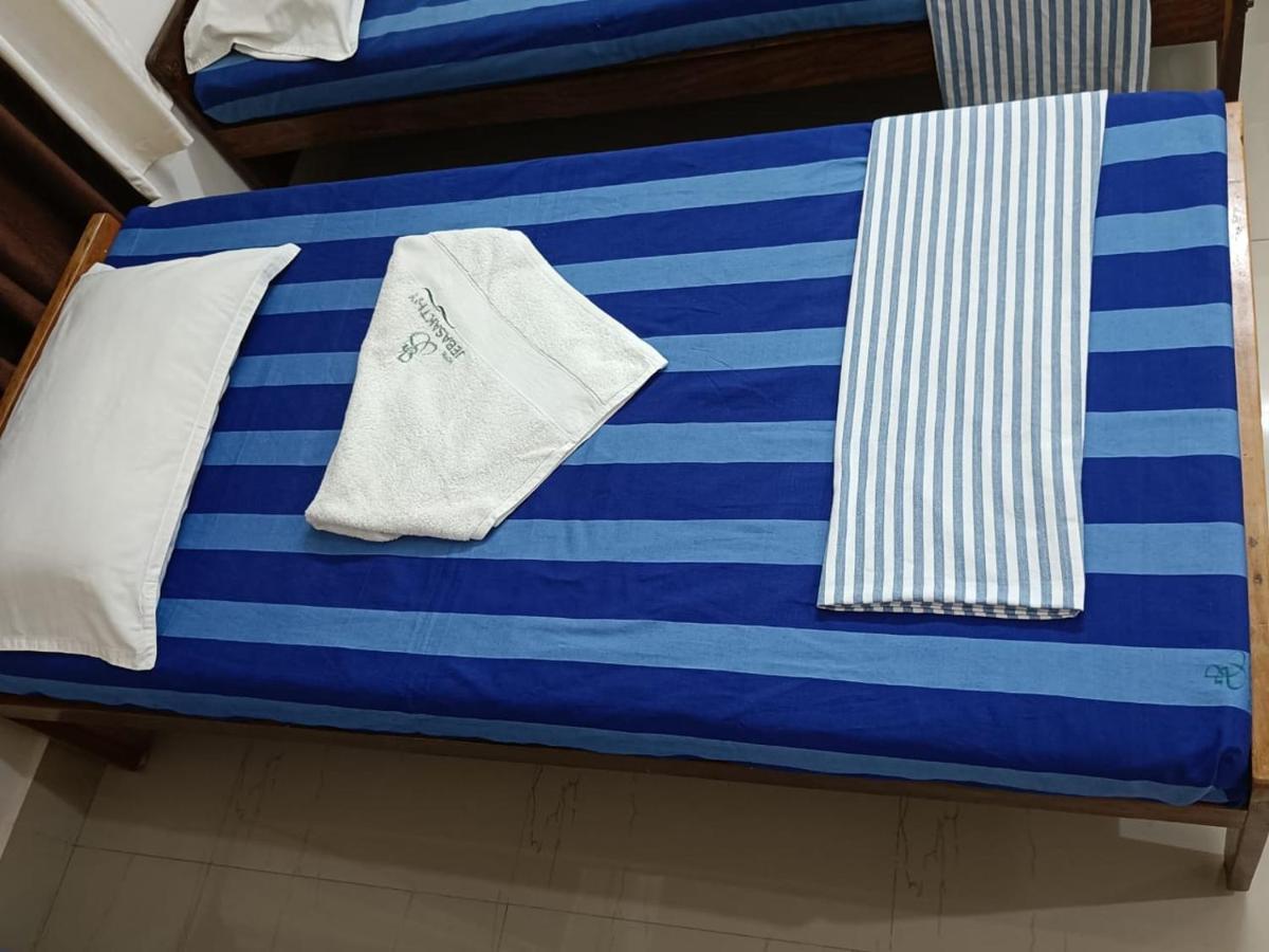Hotel Jebasakthy Канниякумари Экстерьер фото
