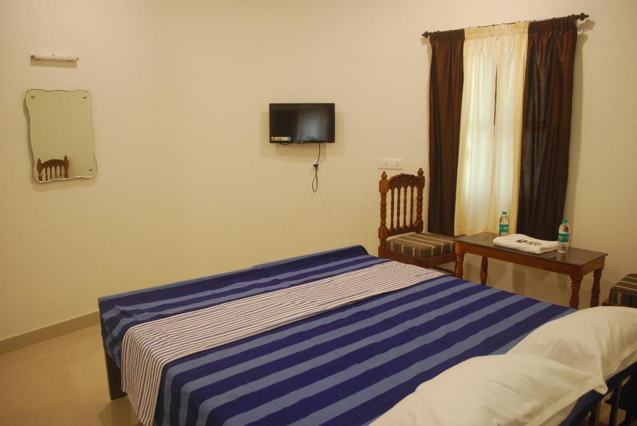 Hotel Jebasakthy Канниякумари Экстерьер фото